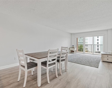 51 Island Way - Photo Thumbnail 3
