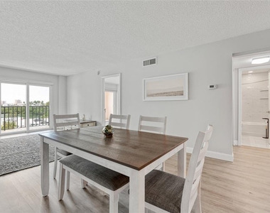 51 Island Way - Photo Thumbnail 4