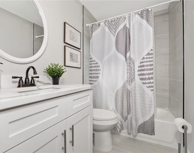 112 W Stanley Street - Photo Thumbnail 16