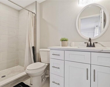 112 W Stanley Street - Photo Thumbnail 15