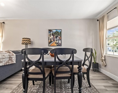 112 W Stanley Street - Photo Thumbnail 5
