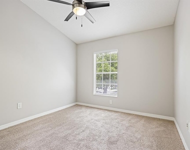 6123 Fishhawk Crossing Boulevard - Photo Thumbnail 20
