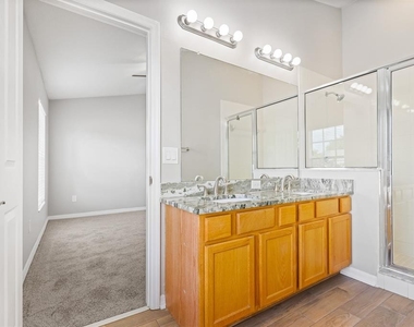 6123 Fishhawk Crossing Boulevard - Photo Thumbnail 16
