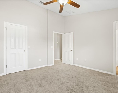 6123 Fishhawk Crossing Boulevard - Photo Thumbnail 14