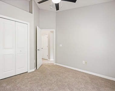 6123 Fishhawk Crossing Boulevard - Photo Thumbnail 18