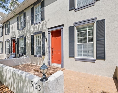 6123 Fishhawk Crossing Boulevard - Photo Thumbnail 1