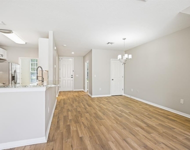 6123 Fishhawk Crossing Boulevard - Photo Thumbnail 5