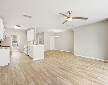 6123 Fishhawk Crossing Boulevard - Photo Thumbnail 8