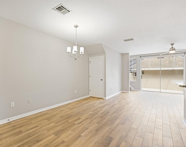 6123 Fishhawk Crossing Boulevard - Photo Thumbnail 4