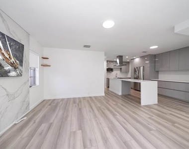 3920 W Barcelona Street - Photo Thumbnail 7