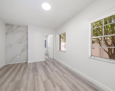 3920 W Barcelona Street - Photo Thumbnail 14