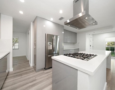 3920 W Barcelona Street - Photo Thumbnail 6