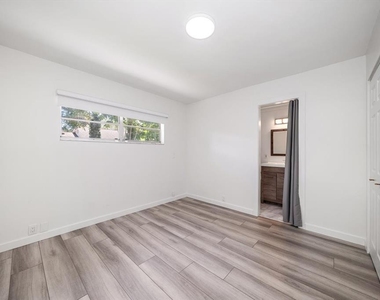 3920 W Barcelona Street - Photo Thumbnail 9