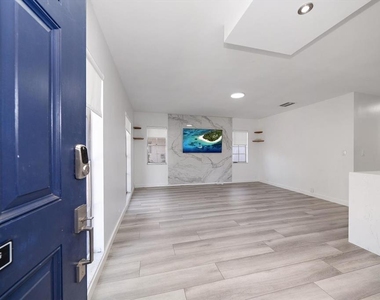 3920 W Barcelona Street - Photo Thumbnail 2