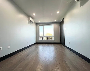 540 Driggs Avenue - Photo Thumbnail 3