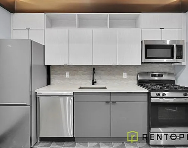 540 Driggs Avenue - Photo Thumbnail 4