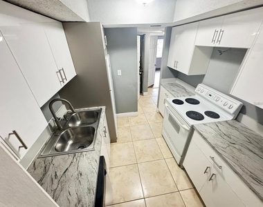 4745 S Texas Avenue - Photo Thumbnail 4