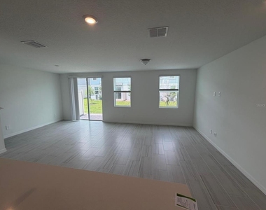 4256 Ranch House Road - Photo Thumbnail 6