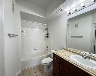 14316 Fredricksburg Drive - Photo Thumbnail 10