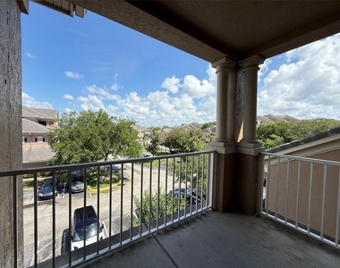 14316 Fredricksburg Drive - Photo Thumbnail 12