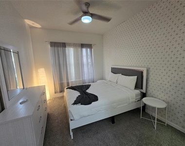 930 Oxford Drive - Photo Thumbnail 35