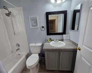 930 Oxford Drive - Photo Thumbnail 38