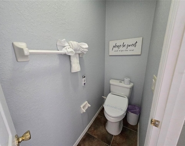 930 Oxford Drive - Photo Thumbnail 27