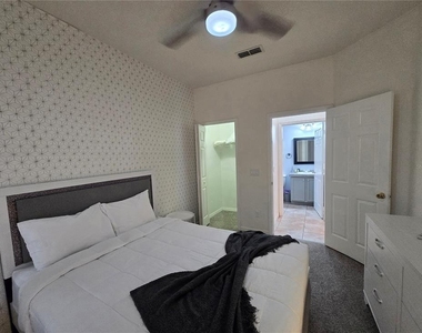 930 Oxford Drive - Photo Thumbnail 36