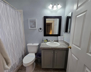 930 Oxford Drive - Photo Thumbnail 37