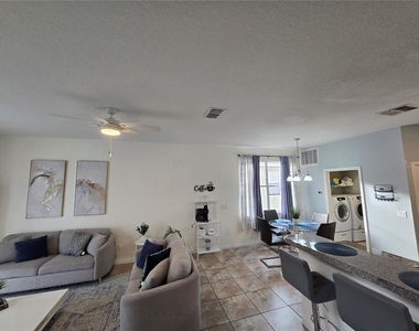 930 Oxford Drive - Photo Thumbnail 16