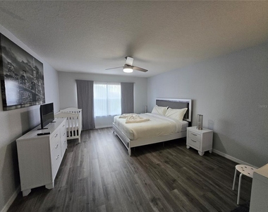 930 Oxford Drive - Photo Thumbnail 23