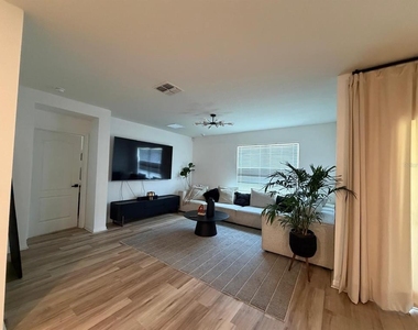 5268 Maddie Drive - Photo Thumbnail 5
