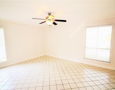 200 Maitland Avenue - Photo Thumbnail 9