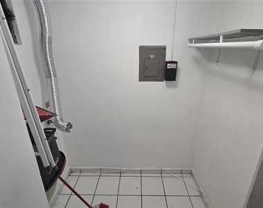 201 Arterial Hostos Avenue - Photo Thumbnail 11