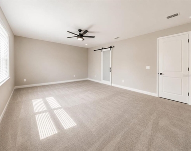 708 Griffon Avenue - Photo Thumbnail 11