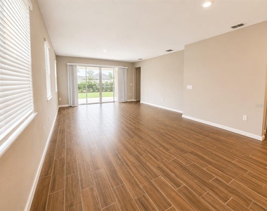 708 Griffon Avenue - Photo Thumbnail 9