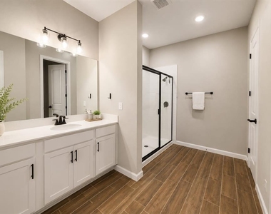 708 Griffon Avenue - Photo Thumbnail 10