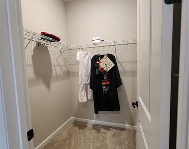 708 Griffon Avenue - Photo Thumbnail 15