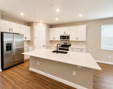708 Griffon Avenue - Photo Thumbnail 7