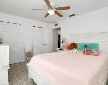 10648 Sw 38th Avenue - Photo Thumbnail 33