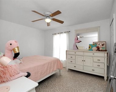 10648 Sw 38th Avenue - Photo Thumbnail 32