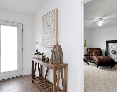 10648 Sw 38th Avenue - Photo Thumbnail 5
