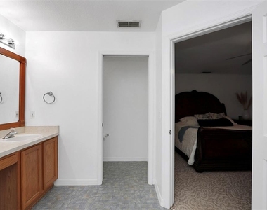 10648 Sw 38th Avenue - Photo Thumbnail 30