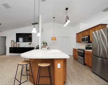 10648 Sw 38th Avenue - Photo Thumbnail 9
