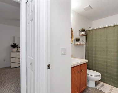 10648 Sw 38th Avenue - Photo Thumbnail 35