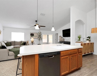 10648 Sw 38th Avenue - Photo Thumbnail 11