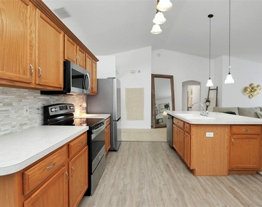 10648 Sw 38th Avenue - Photo Thumbnail 16