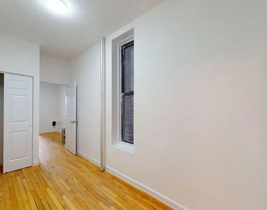 East 91st Street - Photo Thumbnail 9