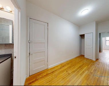 East 91st Street - Photo Thumbnail 6