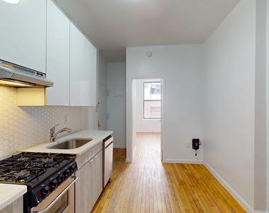 East 91st Street - Photo Thumbnail 3